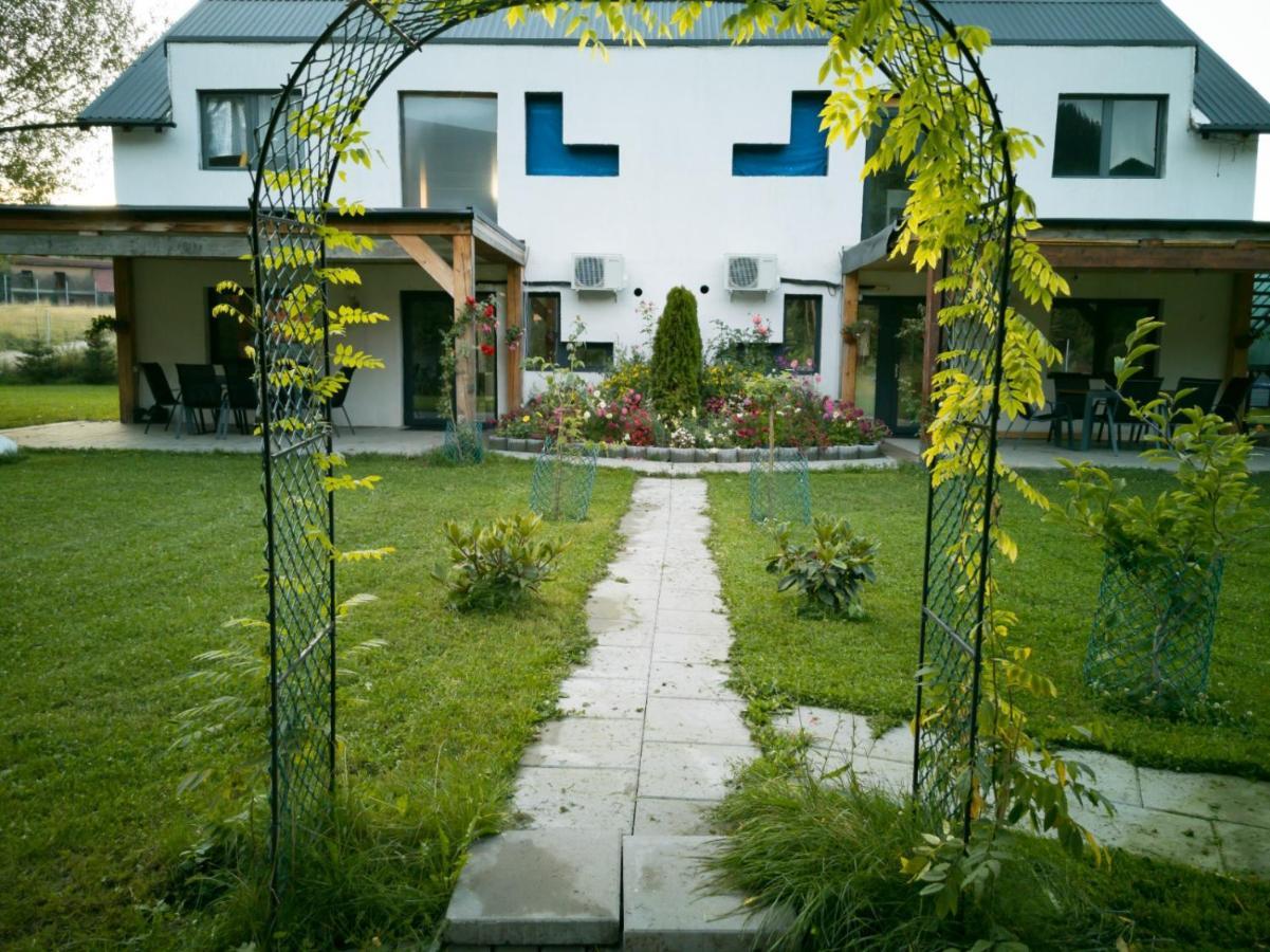 الشقق الفندقية Rîşnovفي  Cedar Crest المظهر الخارجي الصورة